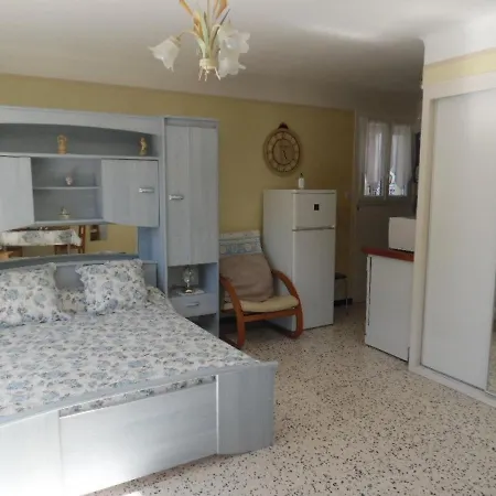 Confortable Pour 2 Pers, Animaux Acceptes, Parking, Wifi - Fr-1-703-69 *